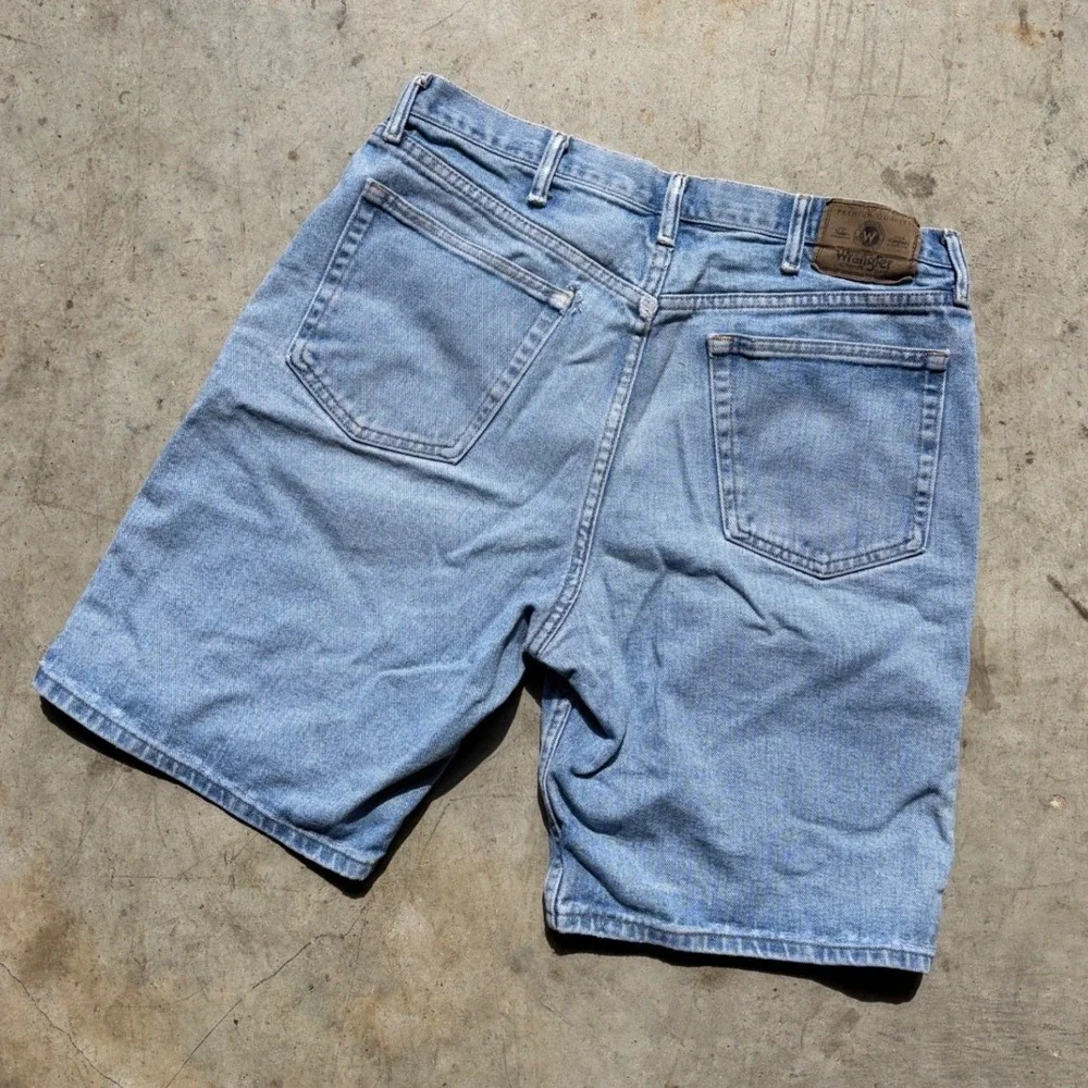 Wrangler Hero Authentics Mens Relaxed Fit Denim Jorts Shorts Light Wash 34 606W1